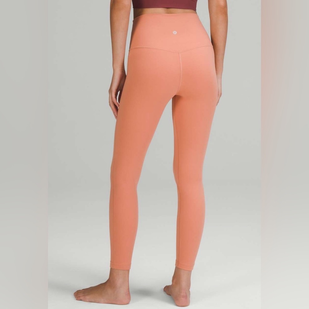 Lululemon Align High-Rise Pant 25"
Pink Savannah Sz 12